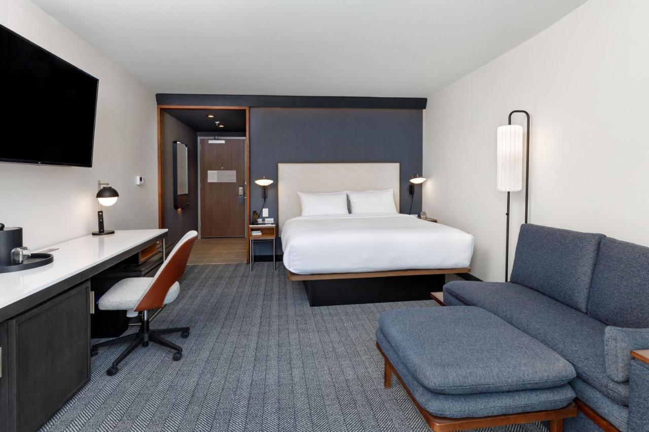 Courtyard By Marriott Scott's Addition Hotel 3*